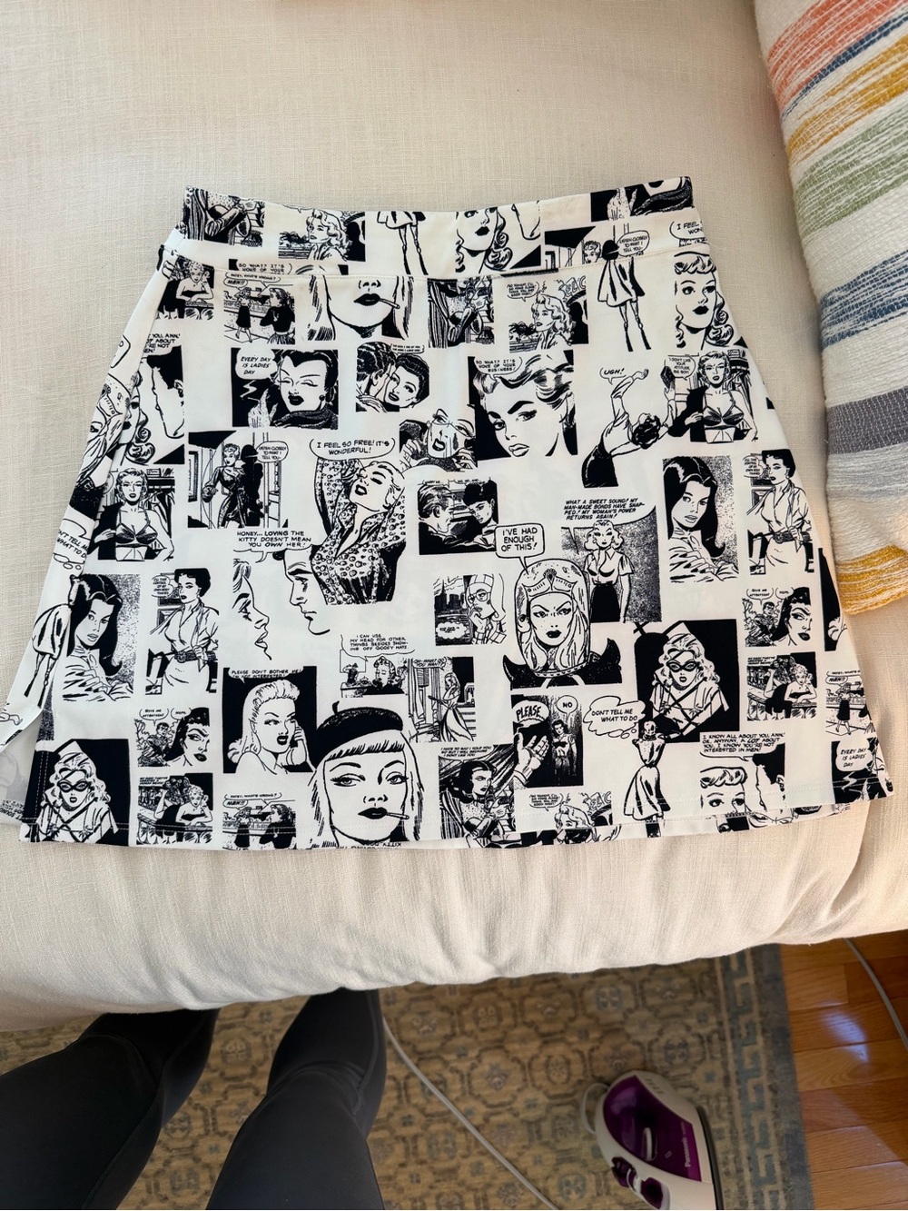 Reformation Riley Ecomove Active Skirt Comic Print